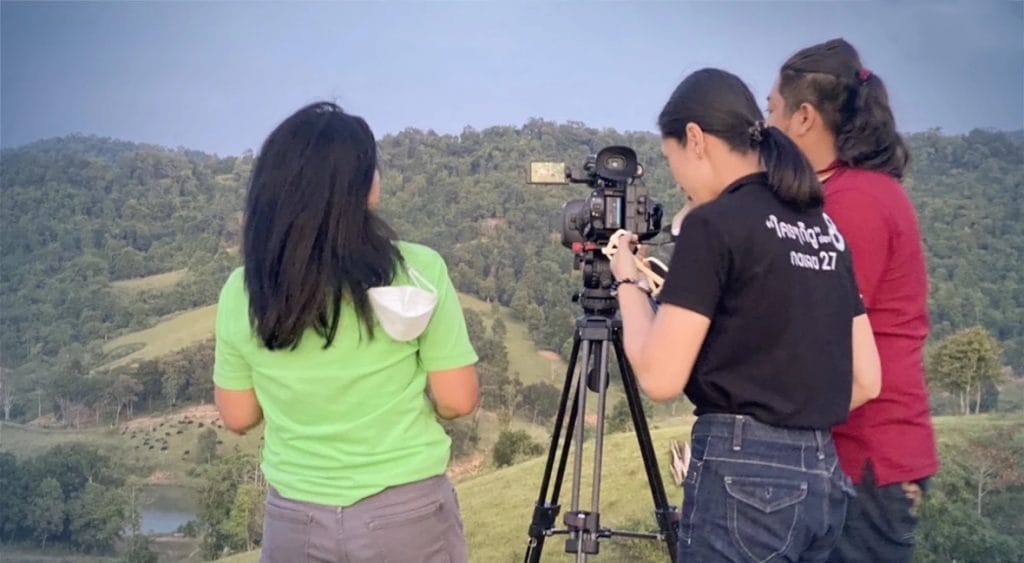 Koele temperaturen, prachtige uitzichten trekken toeristen naar de bossen van Wang Nam Kheow in Noordoost Thailand