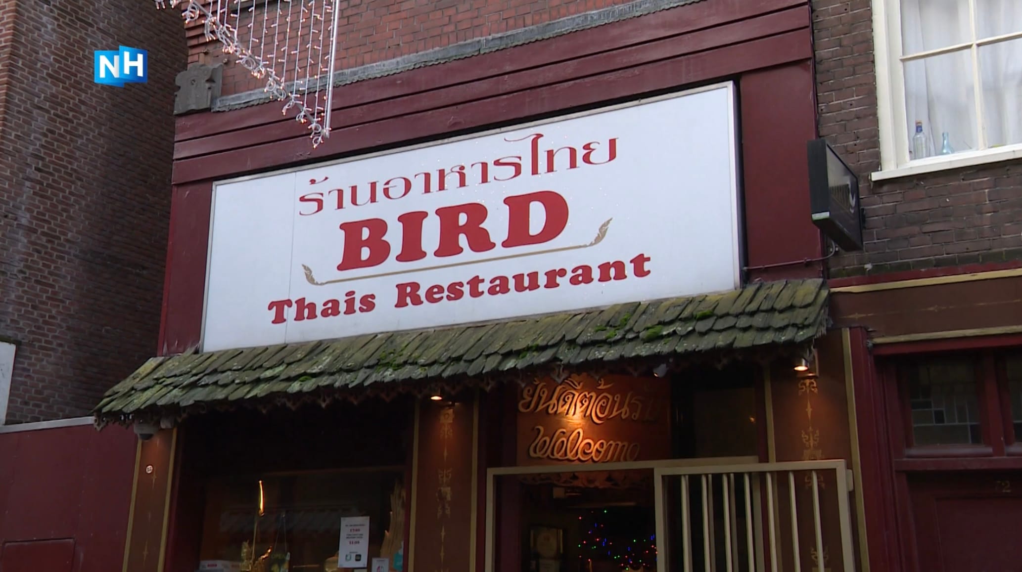 🎥 | Ruiten van zeven Thaise restaurants in Amsterdam ingegooid: “Geen idee waarom”