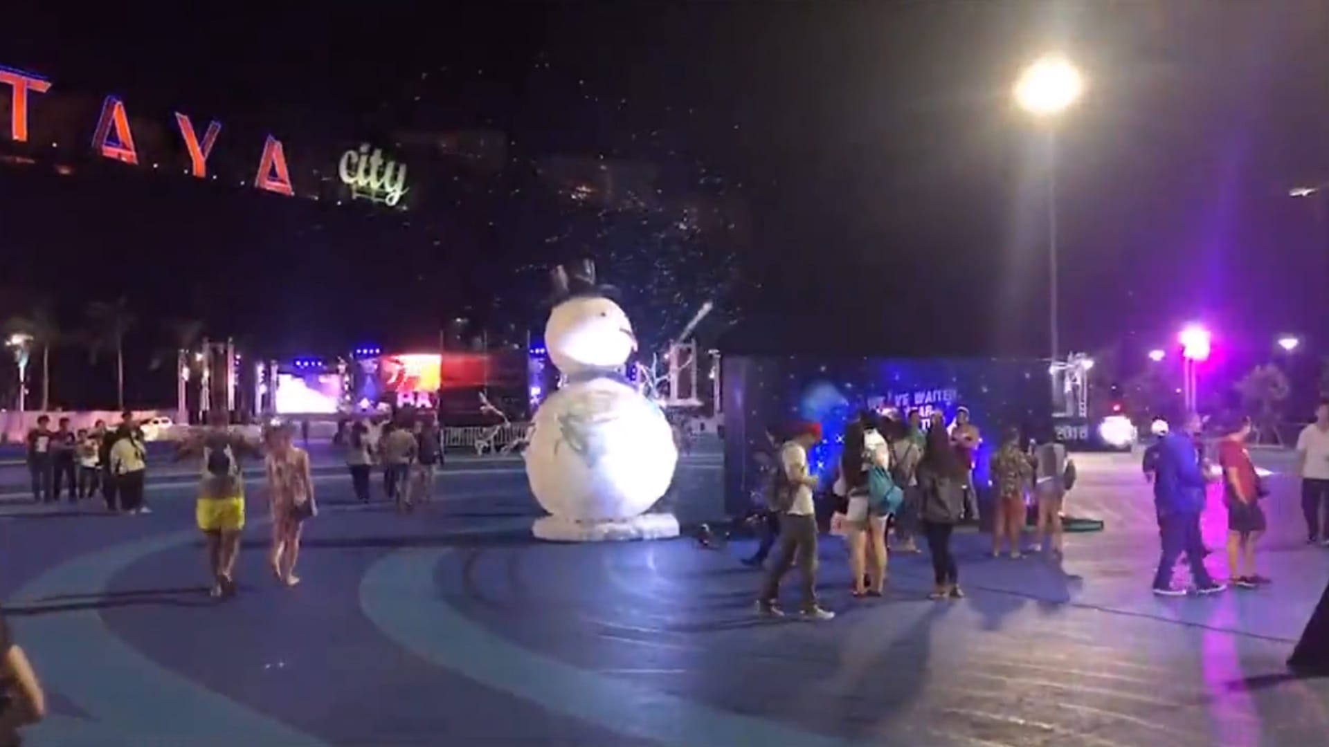 Uw nieuwsbeer Olleke Bolleke in Thailand wenst prettige kerstdagen en fijne feestdagen voor u en uw familie