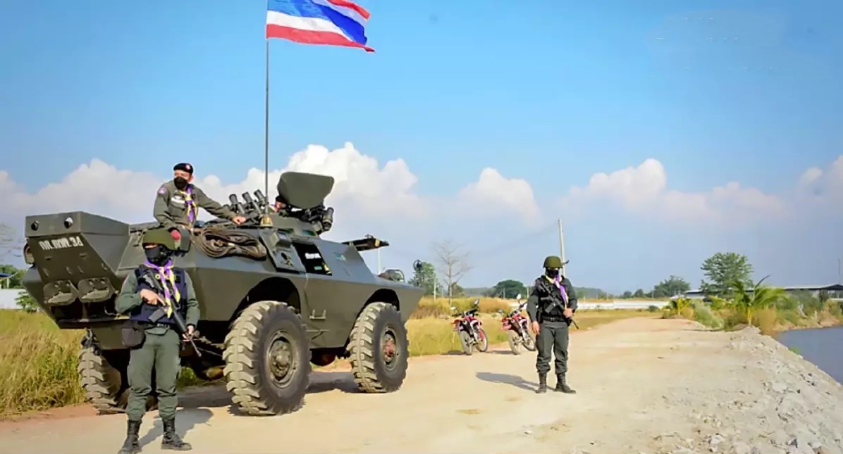 De grensbeveiliging in Mae Sot opgeschaald nadat er botsingen in Myawaddy zijn uitgebroken