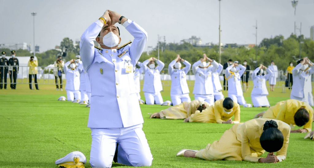 Premier Prayut bracht hulde aan wijlen ZM Koning Bhumibol de Grote