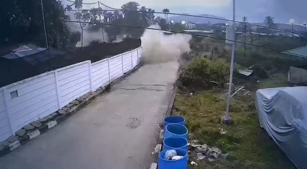 Door 2 opstandelingen geplaatste bom beschadigt hey commandocentrum Narathiwat leger