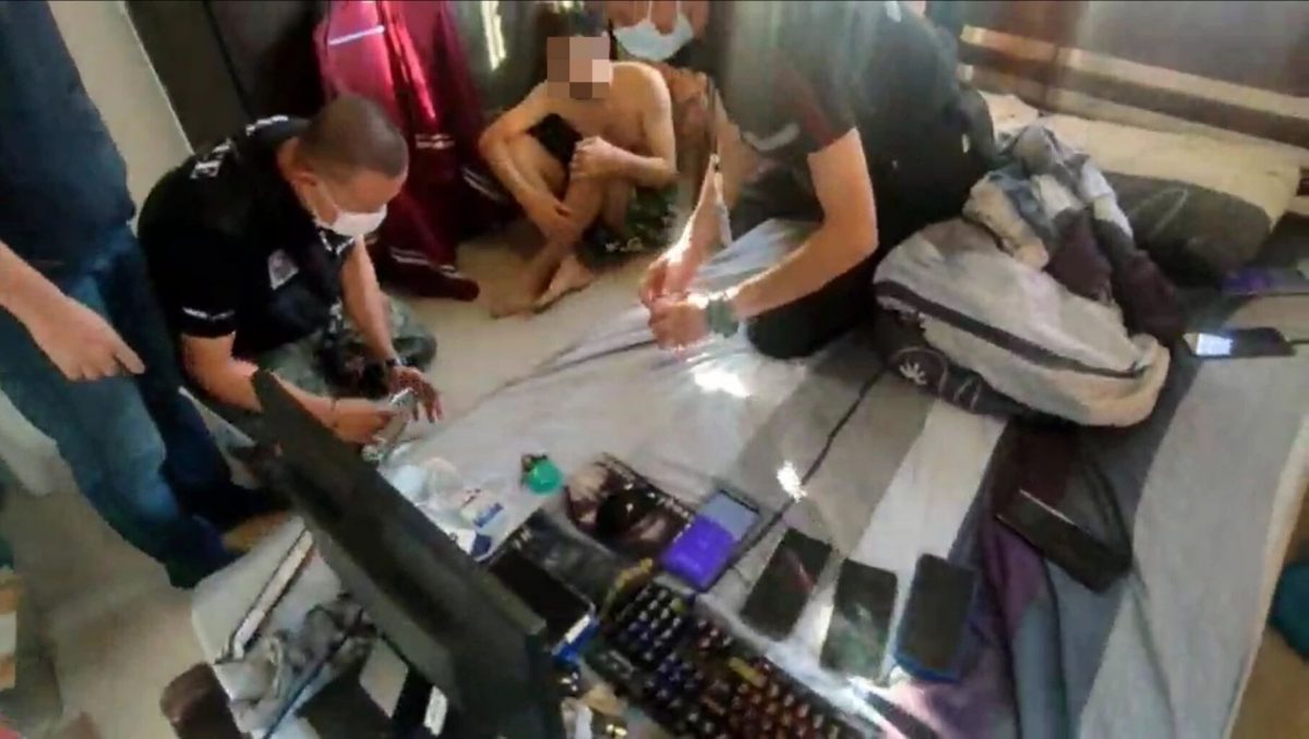 Politie Chonburi op zoek naar de “grote” baas nadat twee verdachte van één illegale goksite zijn gearresteerd 