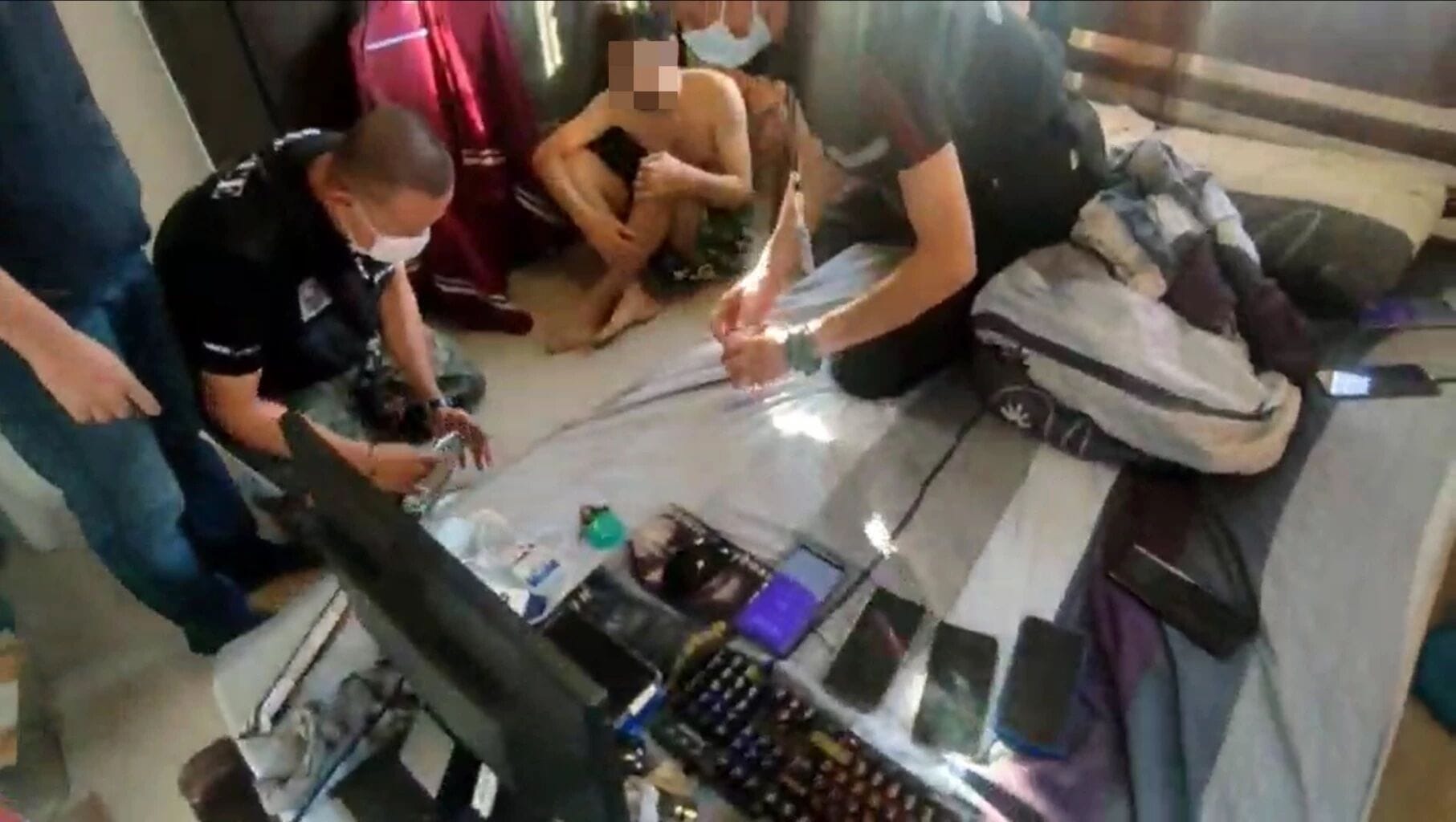 Politie Chonburi op zoek naar de “grote” baas nadat twee verdachte van één illegale goksite zijn gearresteerd