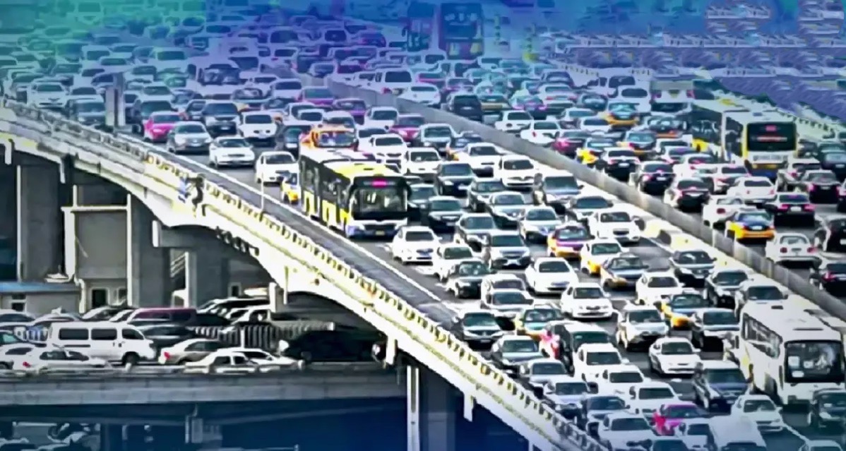 Het Ministerie van Transport bestudeert het wegennet van Thailand om de verkeersproblemen van het land op te lossen