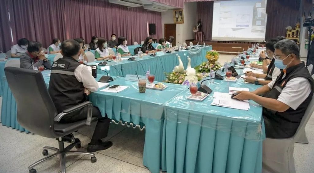 De hoofdstad van Thailand bereidt zich op de Omicron- golf met ambulance-oefeningen