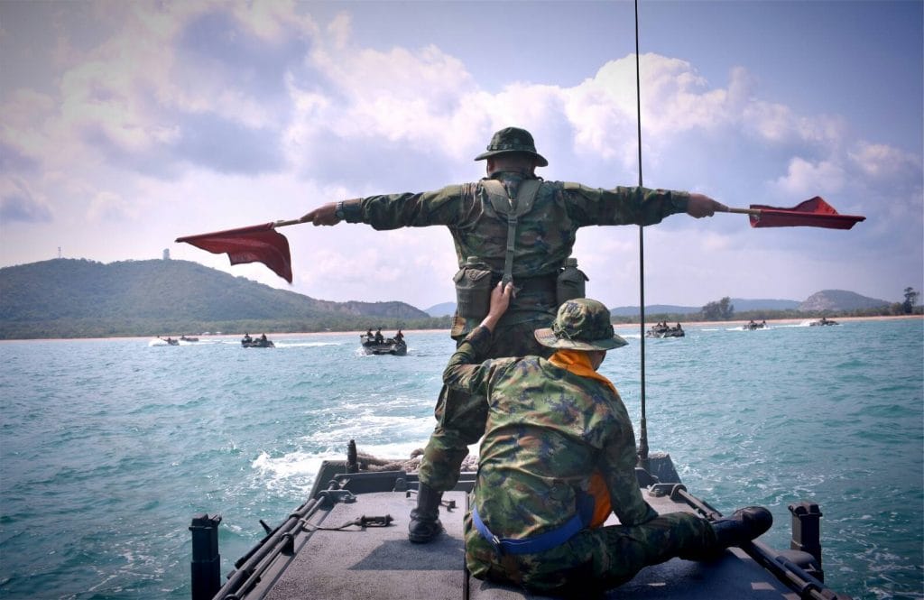 In Sattahip is een hoge marineofficier ontslagen wegens zijn vermeende wangedrag tengevolge van overmatig alcoholgebruik 