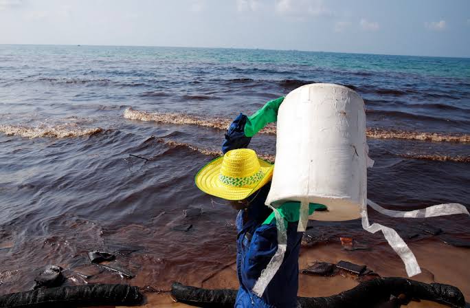 Lokale stranden van Rayong worden nog steeds als onveilig bevonden na de twee olievervuilingen