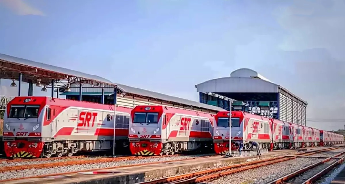 Nieuwe diesel-elektrische locomotieven in Thailand gearriveerd om de treindiensten van het land te verbeteren