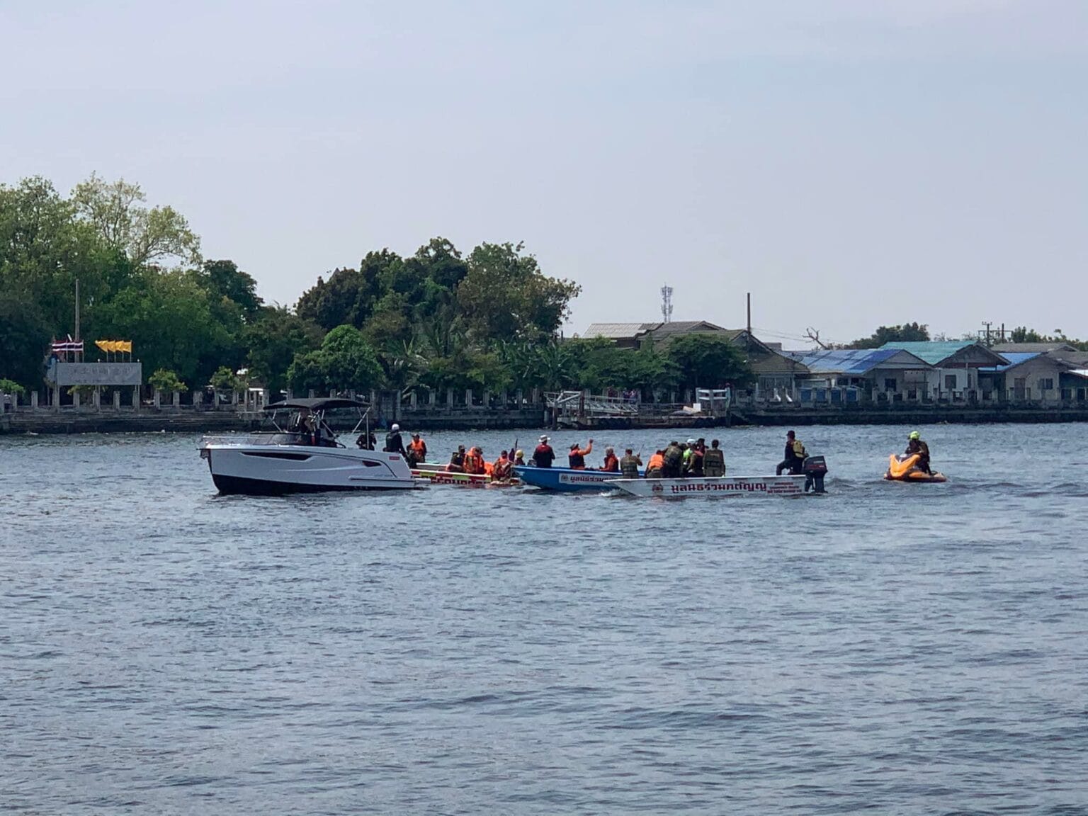 De moeder van overleden Thaise TV actrice “Tang Mo” vermoedt kwaad opzet bij dodelijk ongeval afgelopen donderdagnacht