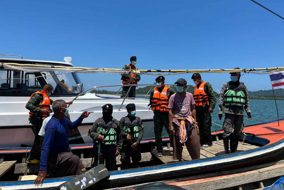 Thaise vissers door de politie van Myanmar aangehouden en gearresteerd 