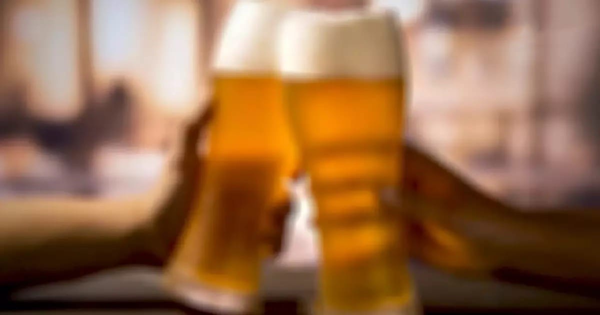 Er bestaan géén plannen om de accijns op drank en energiedrankjes te verhogen, maakte het ministerie van Financiën van Thailand bekend