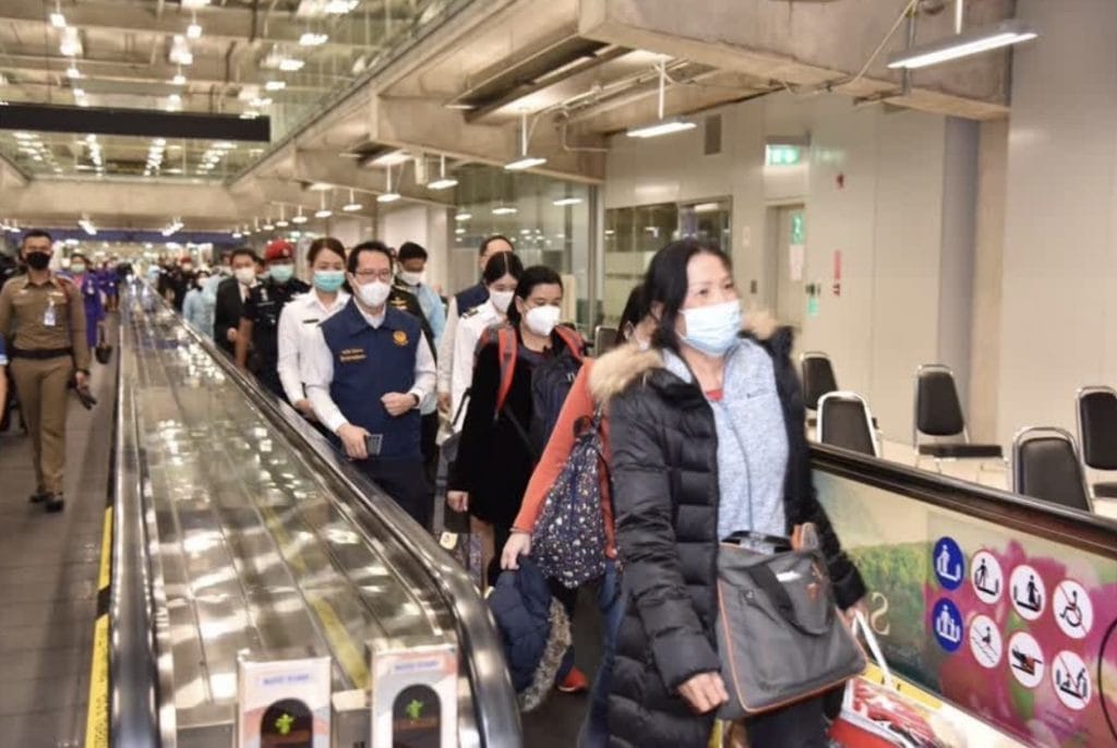 Er zijn méér Thaise evacuees uit Oekraïne in Thailand gearriveerd