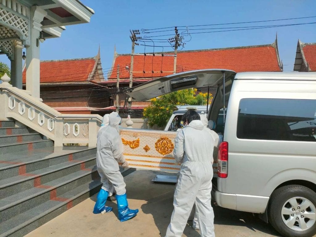 Ziekenhuis in Bangkok onderbreekt begrafenis, nadat ze per ongeluk het verkeerde lijk hebben meegegeven