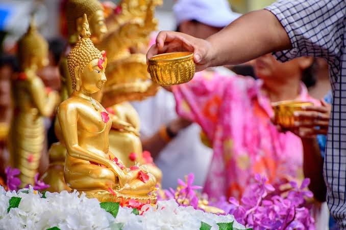 Het CCSA debatteert uitvoerig over de regels voor het komende Songkran festival, maar komt volgende week vrijdag 18 maart met een definitieve beslissing