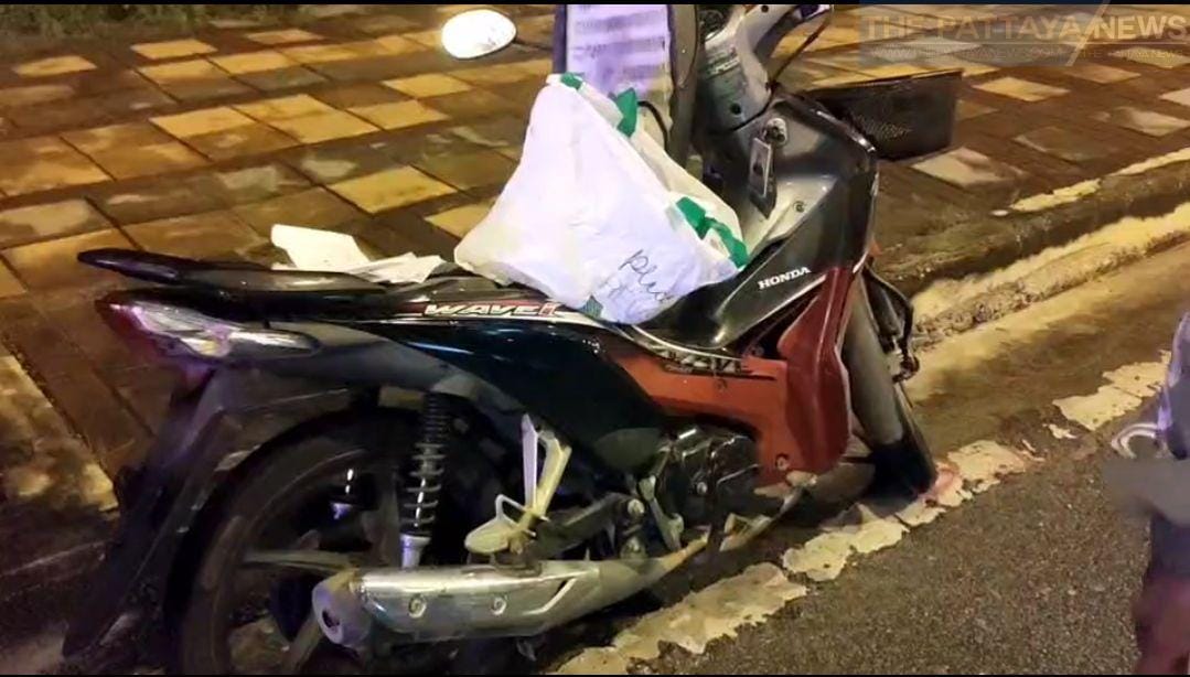 Onderwijsdirecteur uit Bang Saray op de second road van Jomtien om het leven gekomen nadat hij met zijn motor tegen een elektriciteitspaal reed
