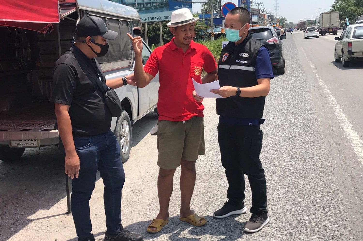 Echtpaar in Chonburi gearresteerd wegens vermeende productie van besmette worsten en voedsel