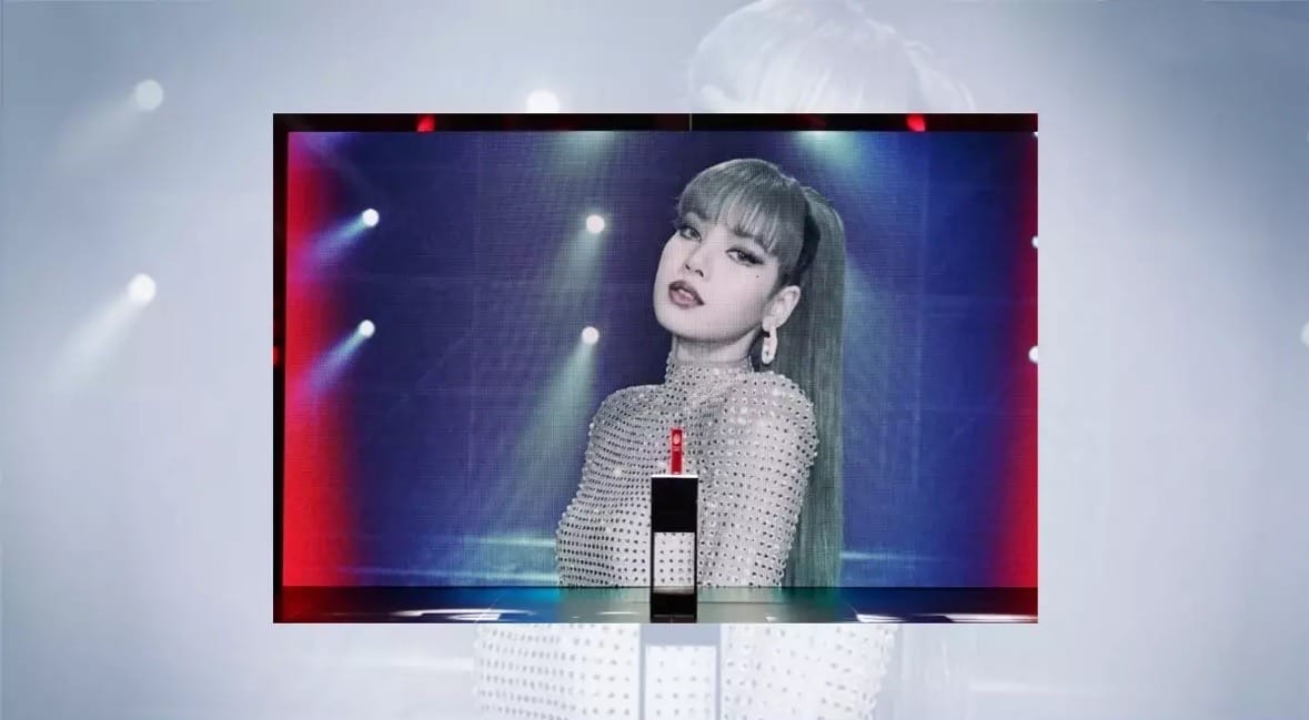 BlackPink’s Thaise lid Lalisa “Lisa” Manoban is één van de 10 die The People Awards 2022 winnen.