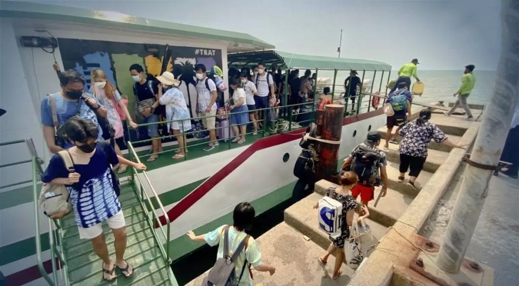 Koh Chang, Koh Mak en Koh Kut deze week tijdens het Songkran overspoeld met toeristen
