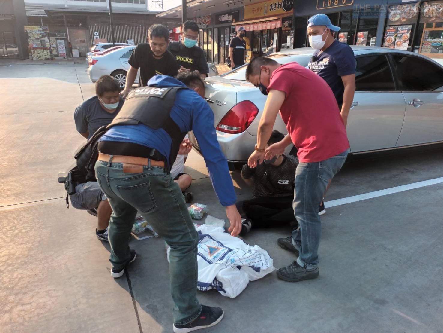 Politie Pattaya arresteert drie vermeende drugsdealers met 20 kilo crystal methamfetamine in hun bezit