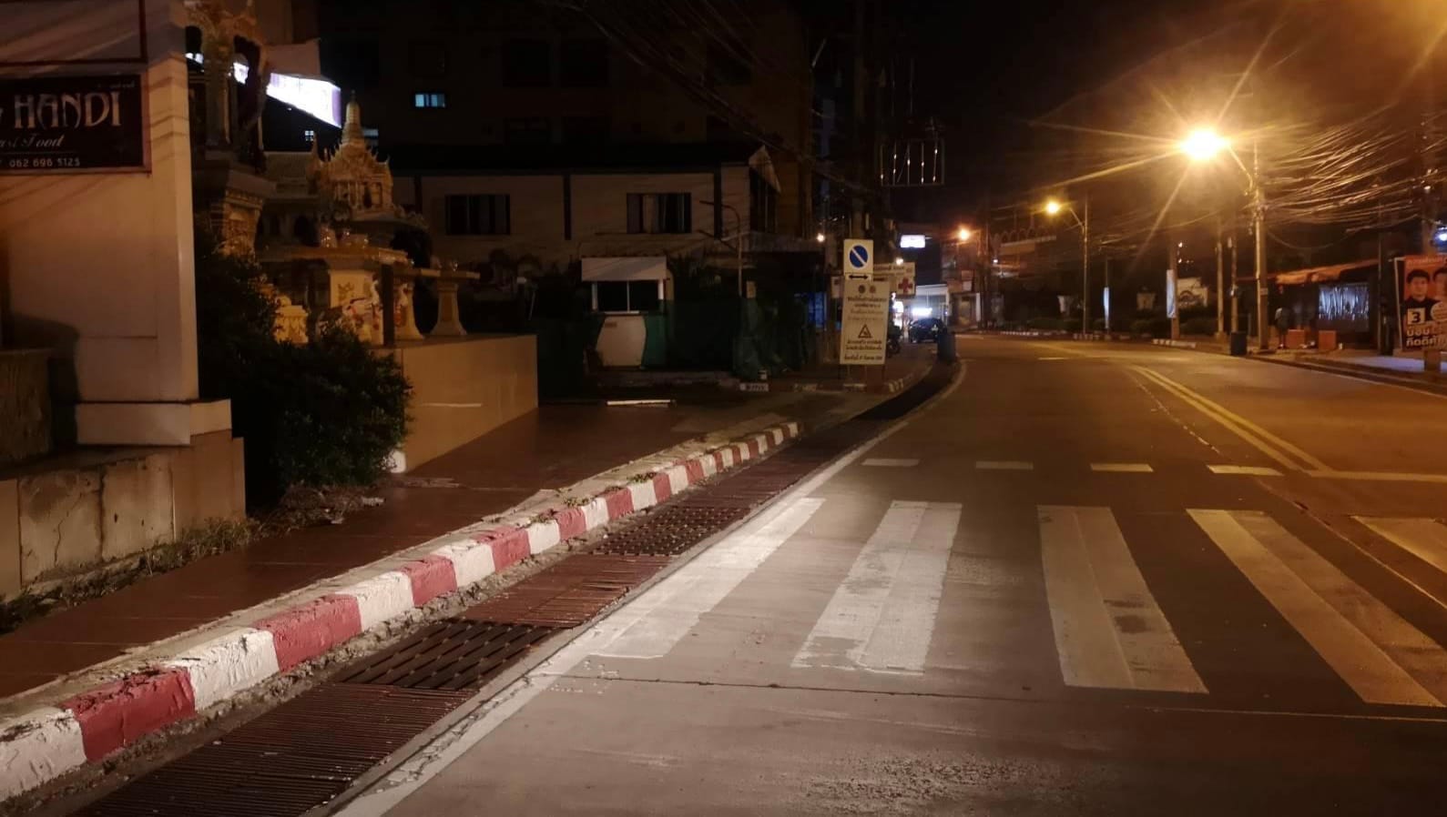 🎥 | Indiase toerist in Pattaya het slachtoffer van een “Snatch diefstal en beweert beweert van zijn dure gouden ketting berooft te zijn