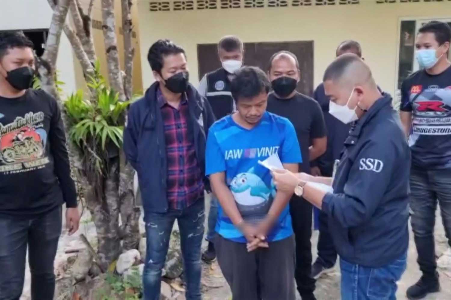 Voortvluchtige bestuurder 14 maanden later na een dodelijke ongeluk, in een tempel in Zuid Thailand gearresteerd