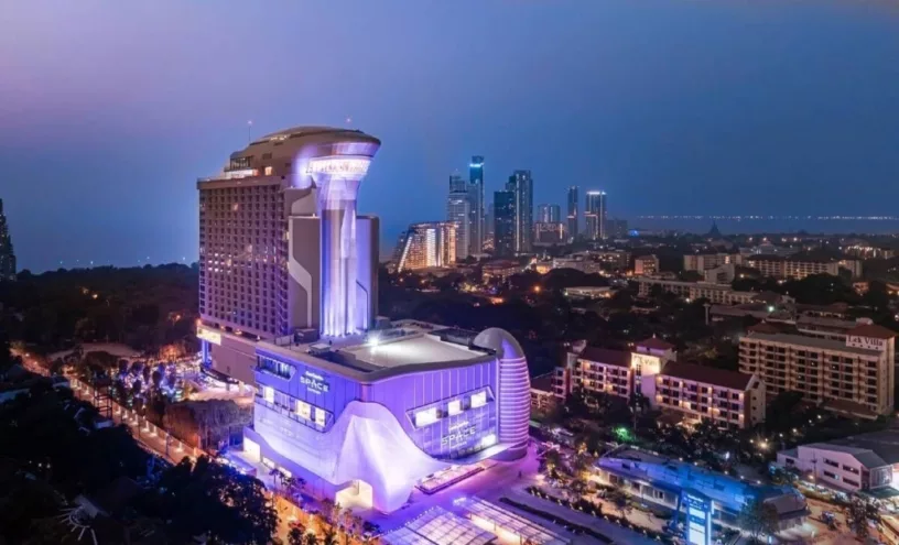 Olleke Bolleke presenteert u een fotocompilatie van het nieuwe ruimtehotel in Pattaya, Thailand 