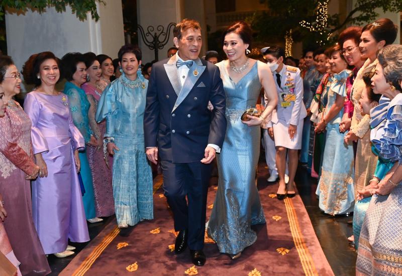 12 augustus is ter ere van koningin Sirikit uitgeroepen tot Nationale Thaise Textieldag 