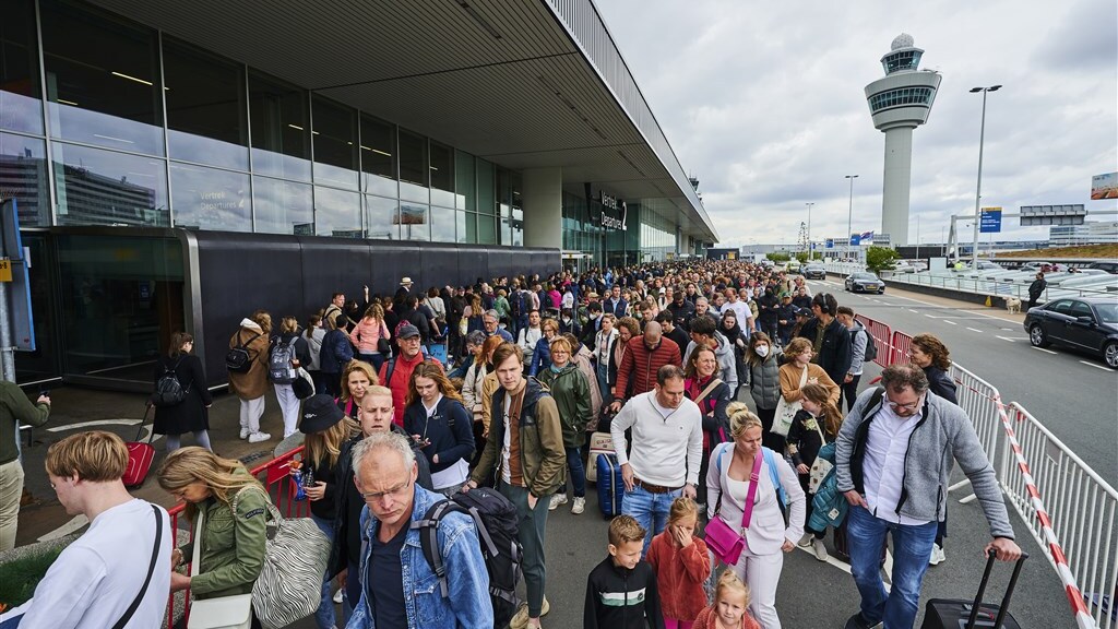 Topman van luchthaven Schiphol krijgt nul op rekest bij hulp aanvraag aan defensie