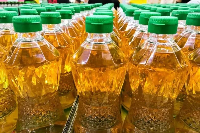 De prijs van palmolie stijgt in Thailand tot boven 70 baht per liter