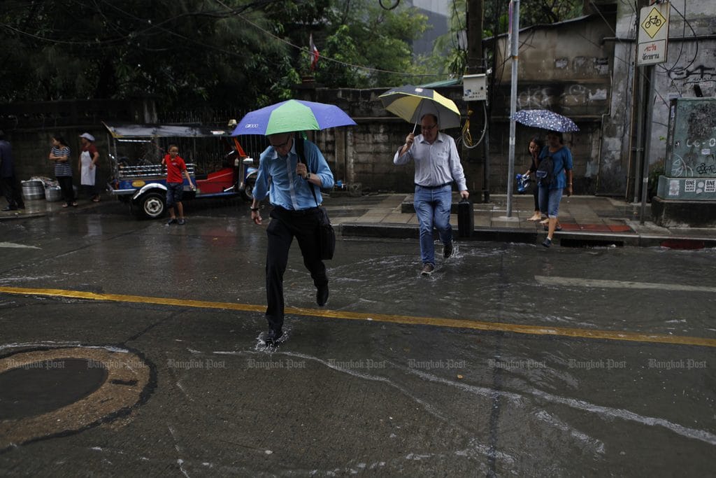 Ministerie van Landbouw van Thailand vaardigt waterplan uit terwijl het regenseizoen zich aandient