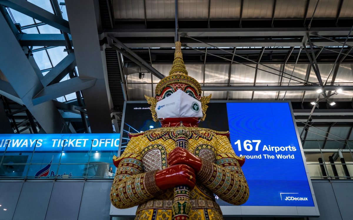 Het “welles nietes spelletje” omtrent het dragen van mondkapjes schaadt het toerisme naar Thailand  