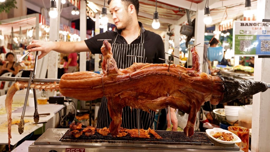Olleke Bolleke in Thailand vertelt u de voordelen van het eten van krokodillenvlees