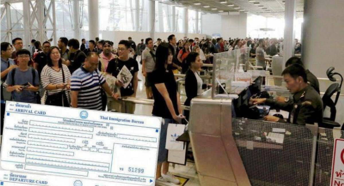 Thaise immigratiedienst legt de TM 6 immigratieformulieren voorlopig voorlopig in de kast