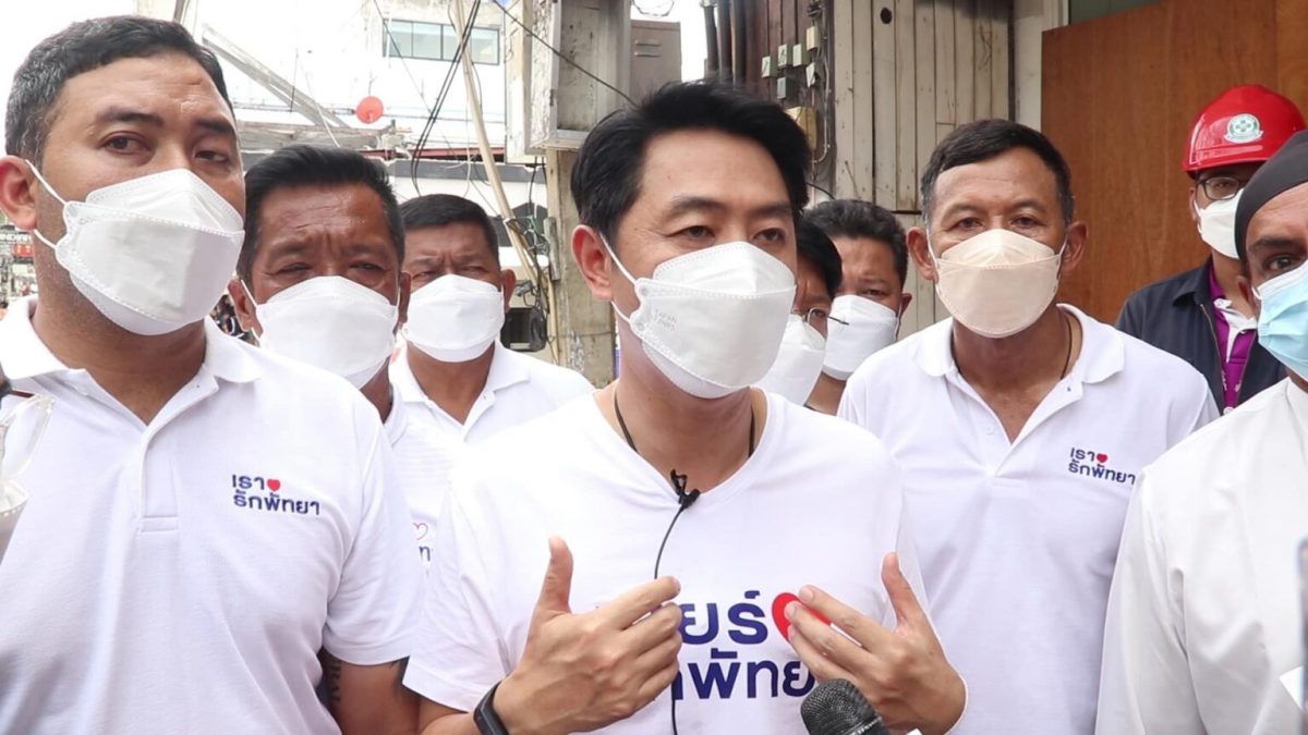 De Thaise verkiezingscommissie kondigt de herverkiezing van de burgemeester van Pattaya aan op twee problematische stembureaus
