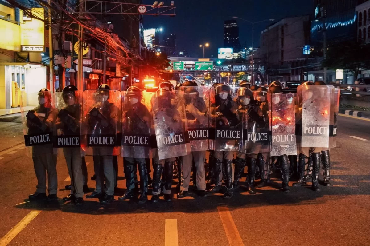 Premier Prayut vertelde dat de politie van Thailand zichzelf zal verdedigen als demonstranten de wet niet respecteren