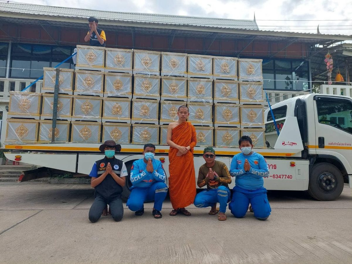 Tempel in de Isaan die gratis doodskisten aanbiedt, kan bijna niet meer aan de vraag voldoen