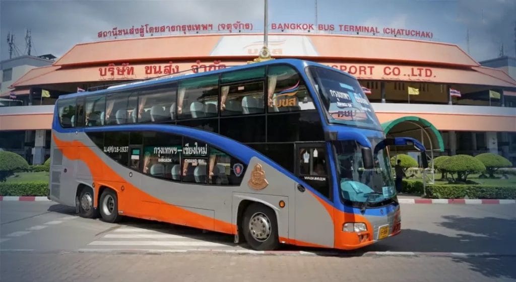 Naarmate de brandstofprijzen stijgen, moeten particuliere busbedrijven 80 procent van hun ritten schrappen