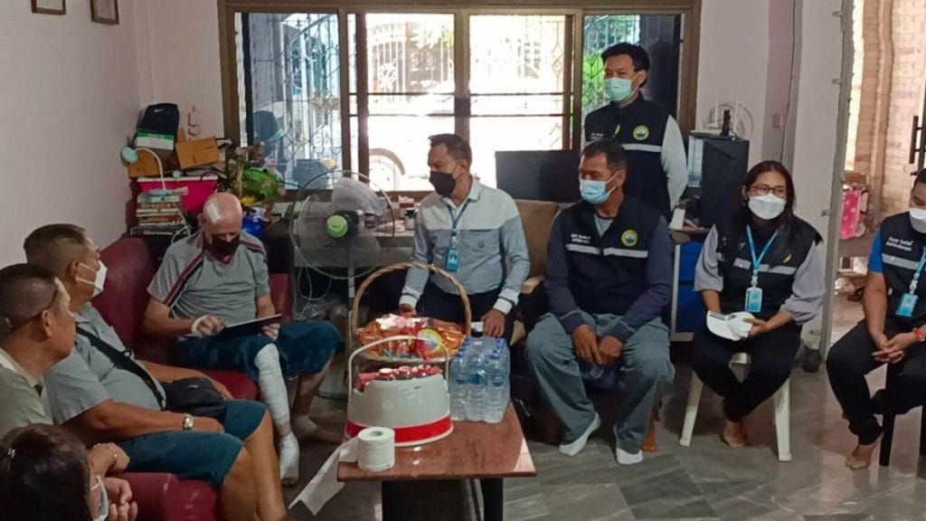 73-jarige Amerikaan raakt in Pattaya gewond door een laaghangende nutskabel 