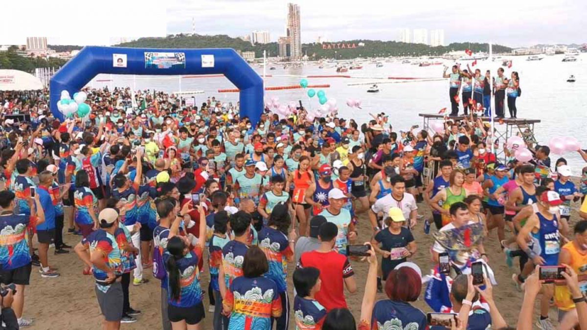 De Rotary Run “Stop Polio” trok in de kustplaats Pattaya  ruim 1000 mensen naar het strand 