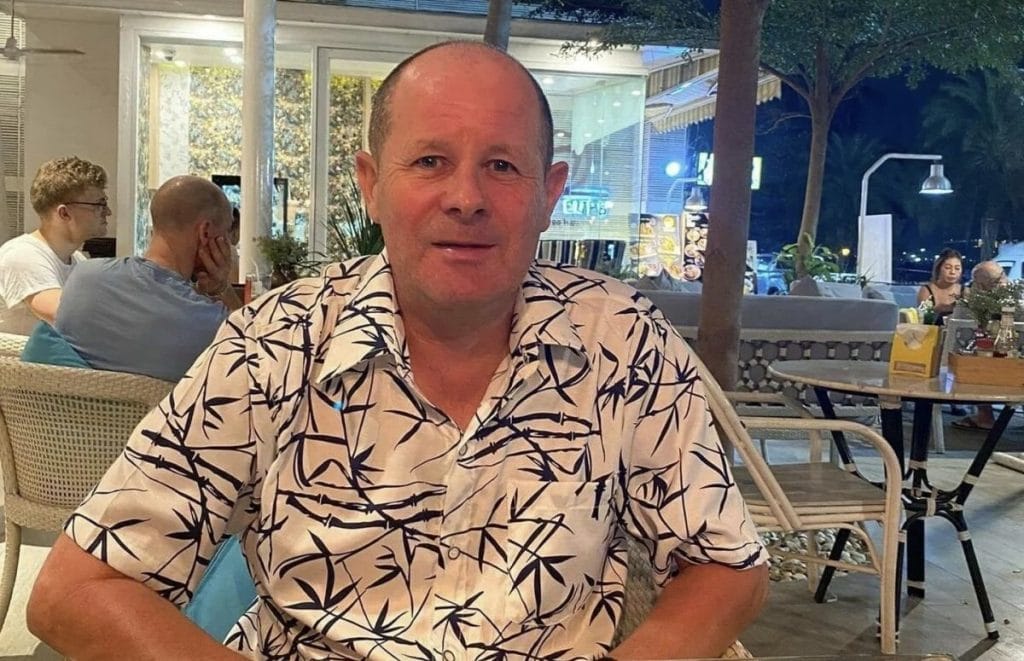 Politie Pattaya onderzoekt de dood van een Britse man gevonden in afvoerkanaal in Na-Jomtien 