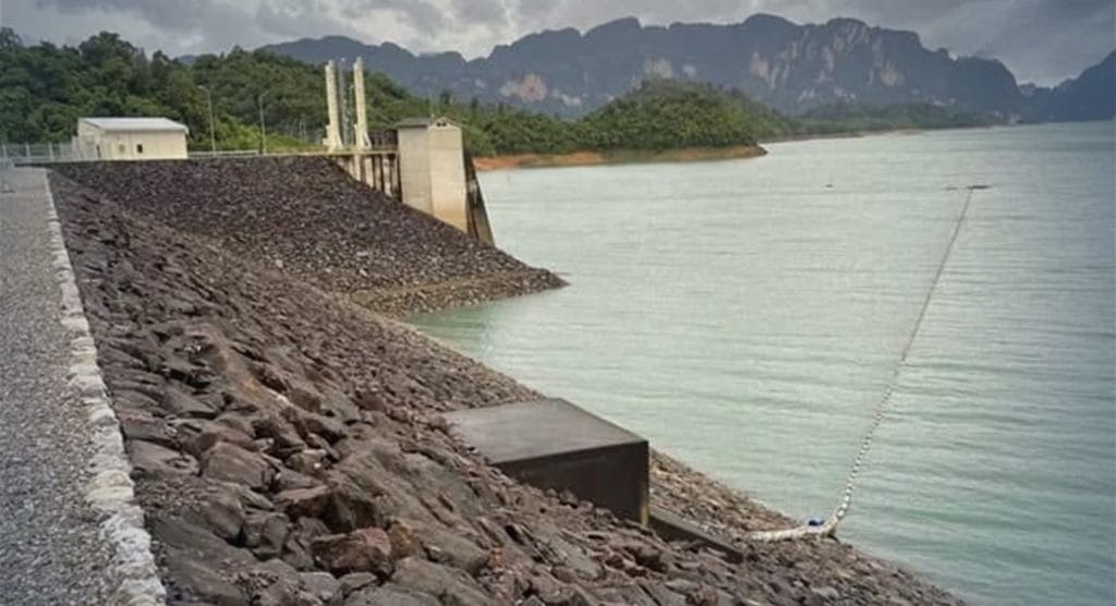 Milde aardbeving in Surat Thani, de glazen in de kastjes rammelden