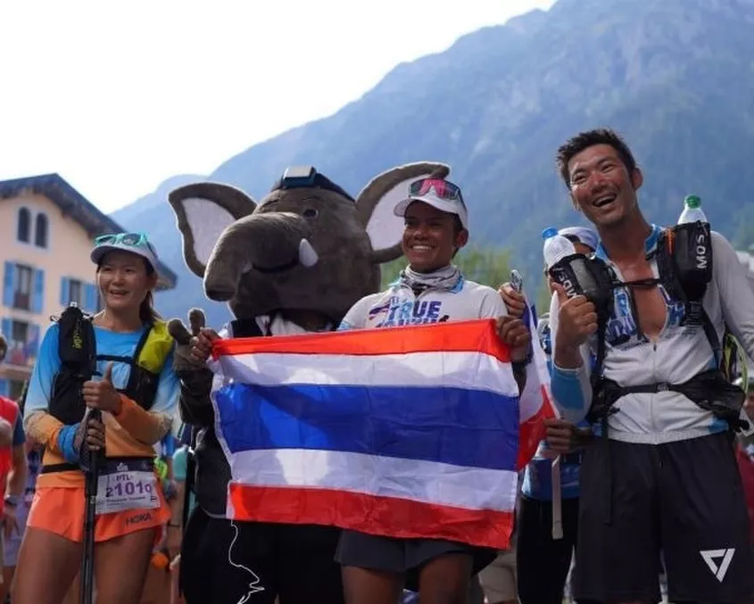 Het eerste Thaise team voltooit de Mont Blanc trail-run in Europa