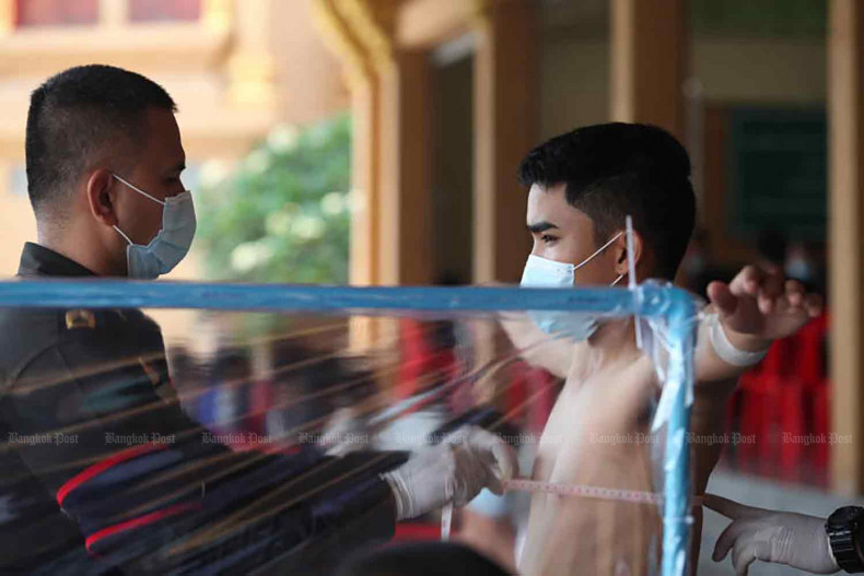 Volgend jaar mogen kleine mannen in Thailand zich ook aanmelden om het vaderland te dienen