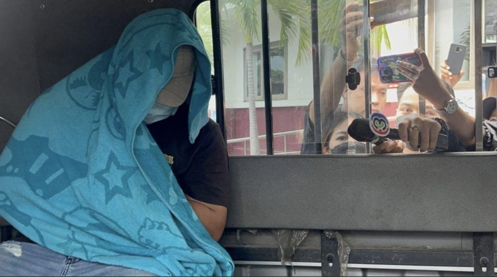 Het forensisch onderzoek van Mountain B- nachtclub in Sattahip begint terwijl de eigenaar achter de tralies op een politiebureau in Pattaya zit