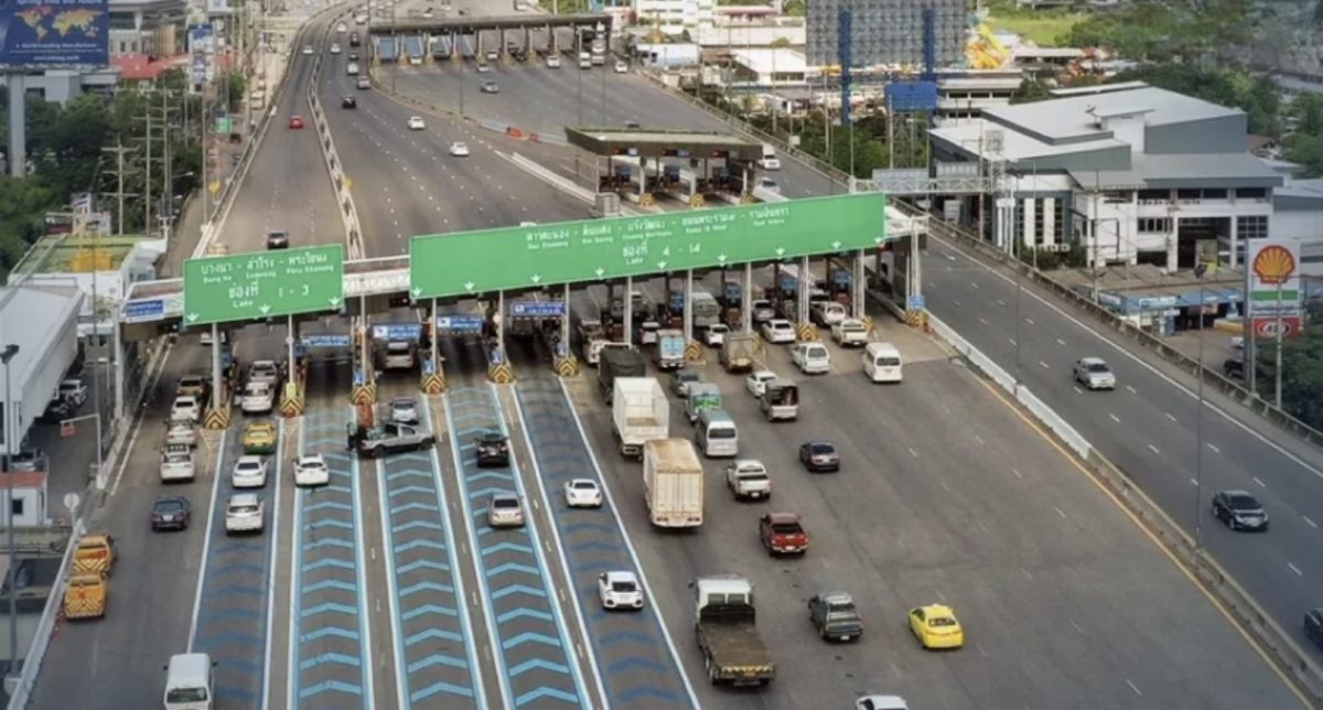 De testen voor een vrije doorgang voor een nieuw tolheffing’s systeem op de snelweg van Bang Na naar Chonburi is gisteren aangevangen