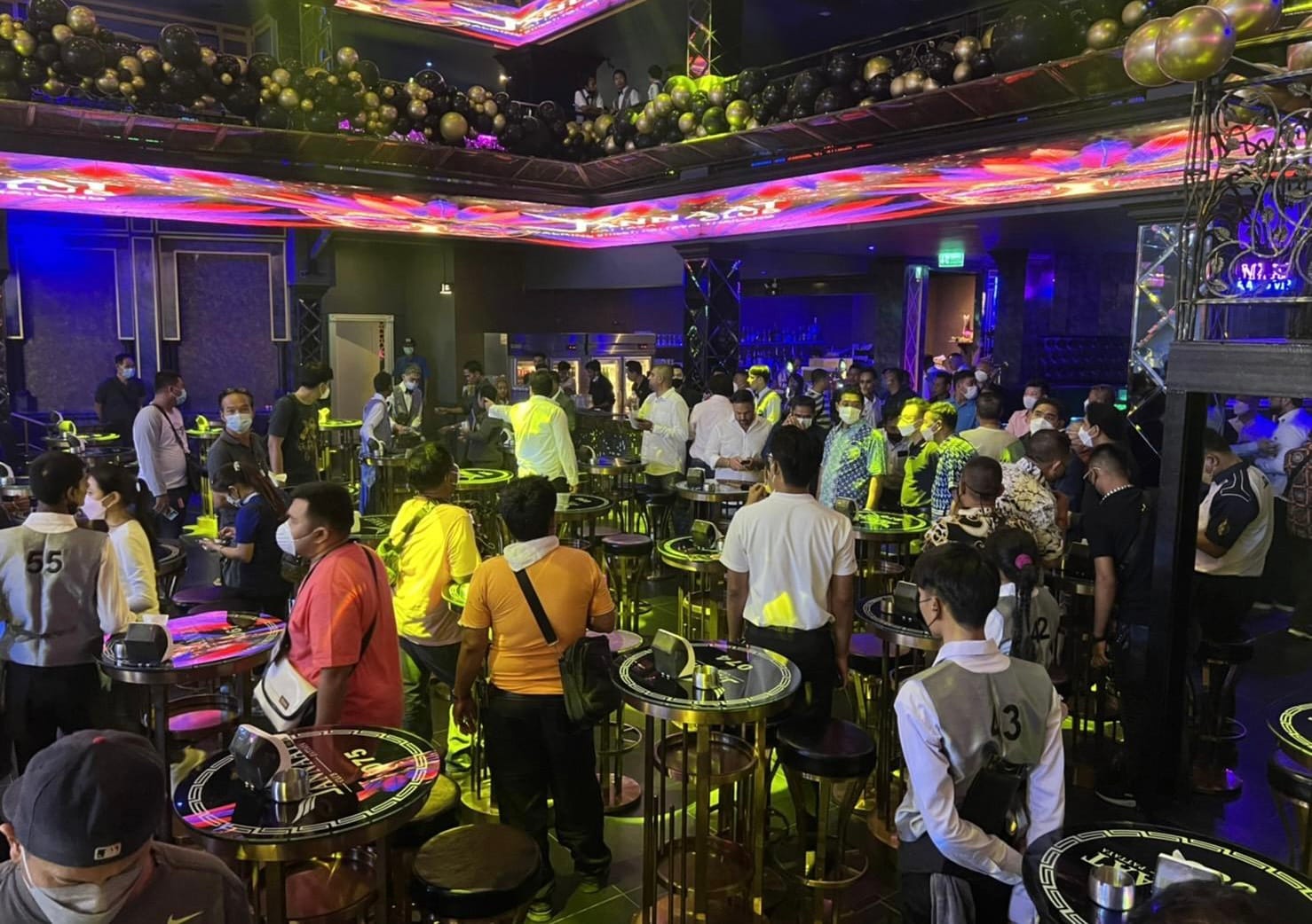 Burgemeester van Pattaya steunt verkoop van alcohol van 14:00 uur tot 17:00 uur in hotels en verlengt de wettelijke openingstijden tot 4 uur