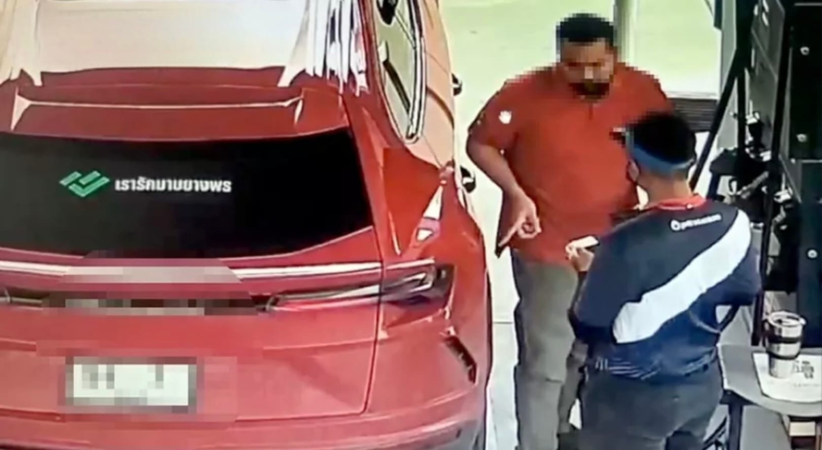 Opvliegende Lamborghini-chauffeur betaalt tankstationbediende in Oost-Thailand 10.000 baht na klap om rechtsvervolging te voorkomen