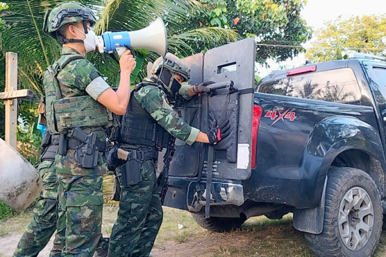 In Zuid-Thailand is tijdens een vuurgevecht met soldaten één opstandeling gedood