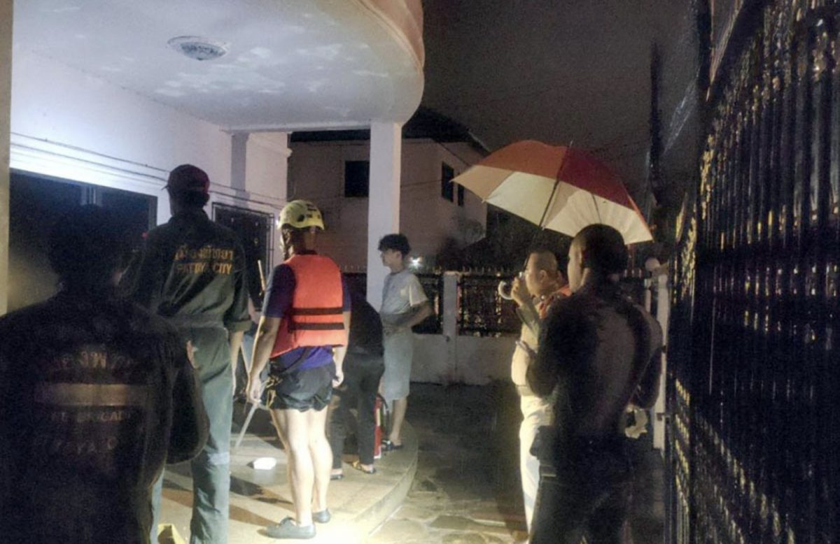 Tiener ontsnapt aan brand in de kustplaats Pattaya door over het balkon te klimmen